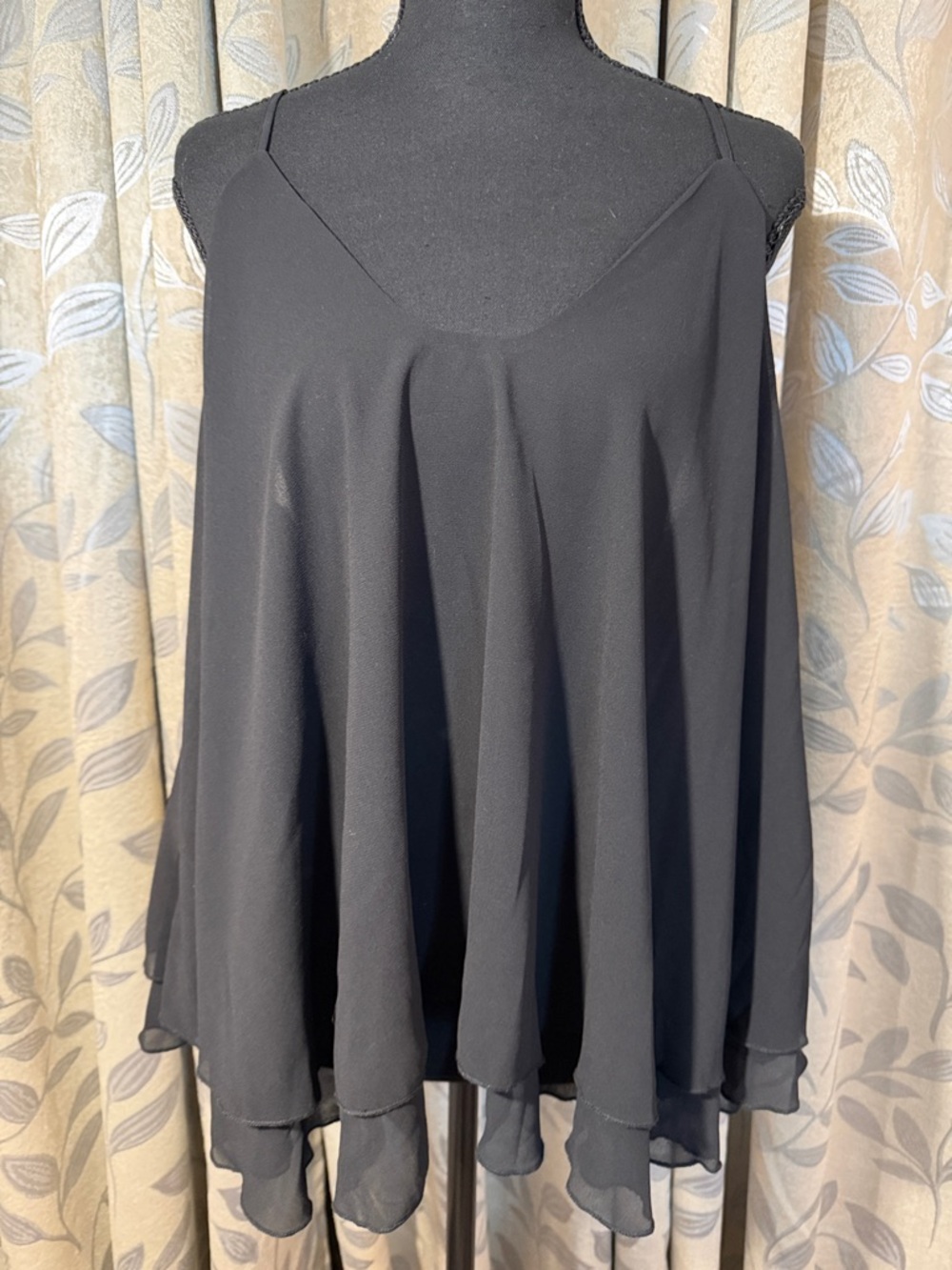 SHEIN Black Flowing Spaghetti Strap Tank Top